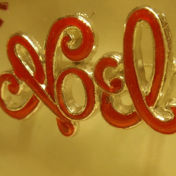 Noel Brooch - Red and Silver - Picture 3 of 6